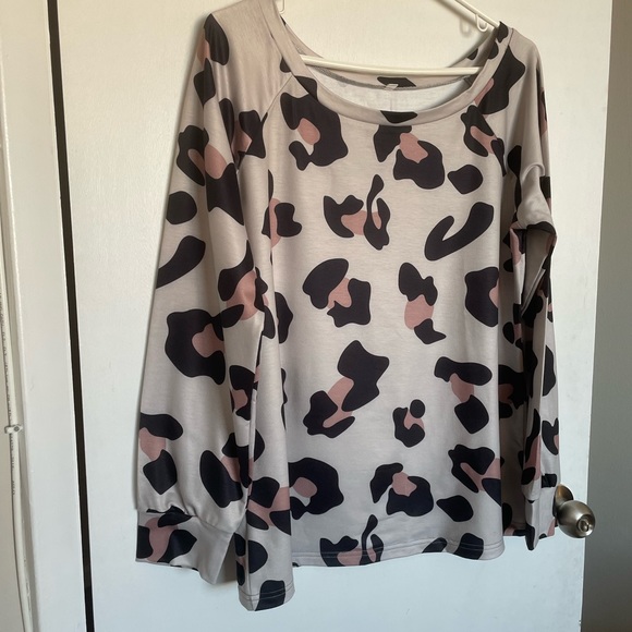 Off the Shoulder Animal Print Lightweight Sweater - Size S & M - Picture 3 of 15